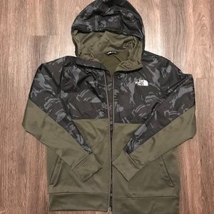 NorthFace Men’s Lightweight Camo Jacket